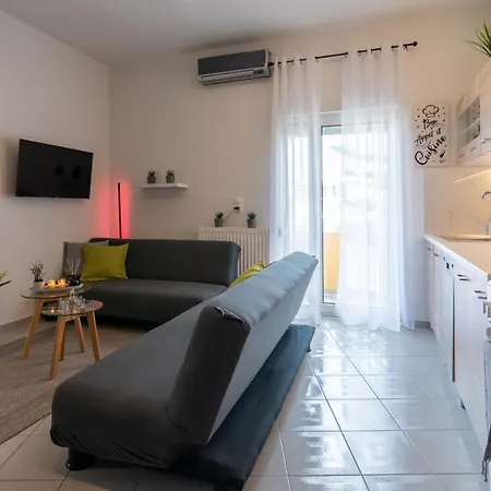 Michail Chania δίπλα στην παραλία της πόλης * Chania (Crete)